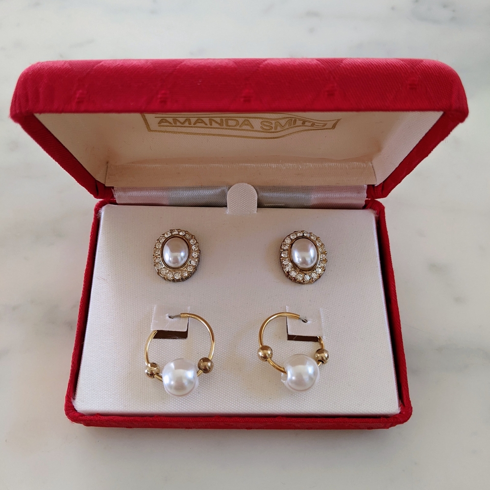 NWOT. Amanda Smith Gold, Pearl and Rhinestone Earring Duo.